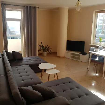 Duzy Przestronny Z Darmowym Parkingiem I Dwoma Balkonami Apartamento