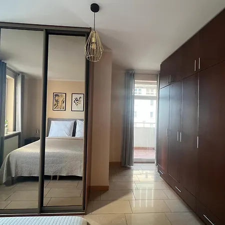 Duzy Przestronny Z Darmowym Parkingiem I Dwoma Balkonami *