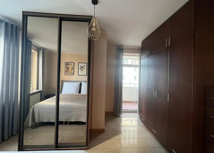 Duzy Przestronny Z Darmowym Parkingiem I Dwoma Balkonami *