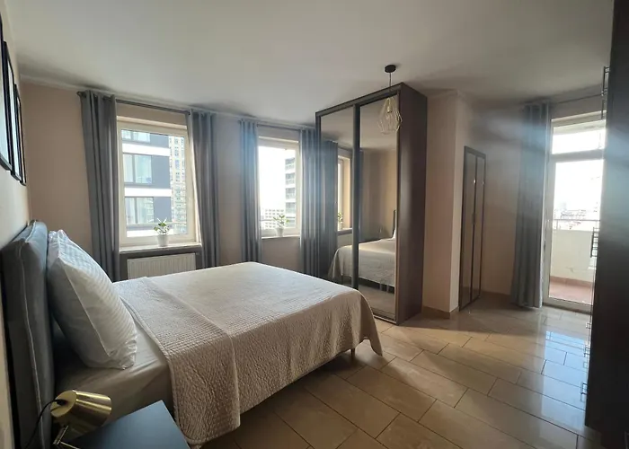 Duzy Przestronny Z Darmowym Parkingiem I Dwoma Balkonami Warsaw