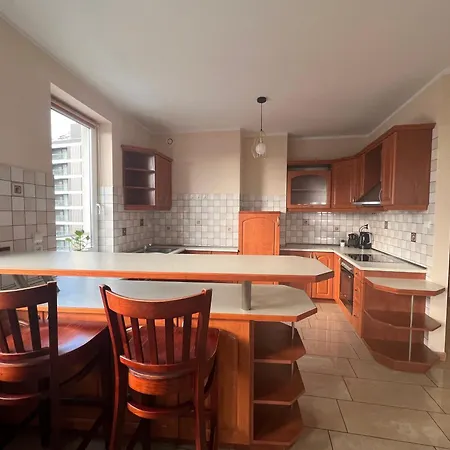 Duzy Przestronny Z Darmowym Parkingiem I Dwoma Balkonami Lägenhet *