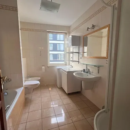 Duzy Przestronny Z Darmowym Parkingiem I Dwoma Balkonami Warszawa