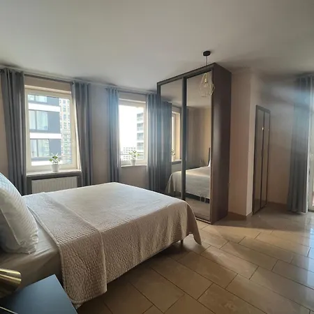 Duzy Przestronny Z Darmowym Parkingiem I Dwoma Balkonami Warszawa